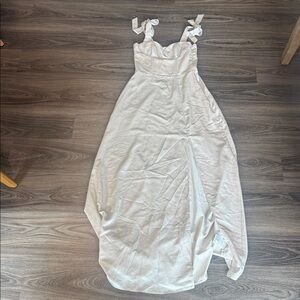 Elegant White Maxi Dress with Bow Straps